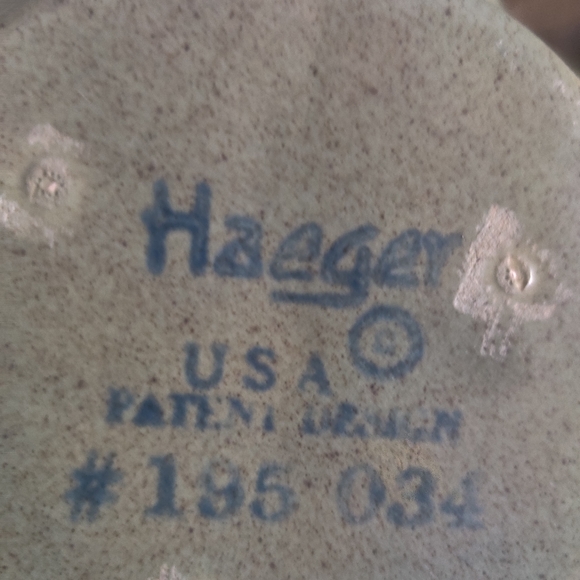 Haegar USA Patent Design #195-034 MCM Avocado urn/vase - Picture 2 of 4